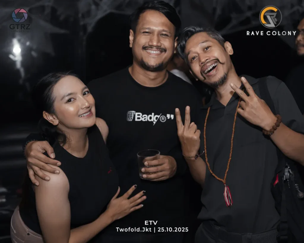 RaveColony_TwoFold_ETV_25102025-12_Convers