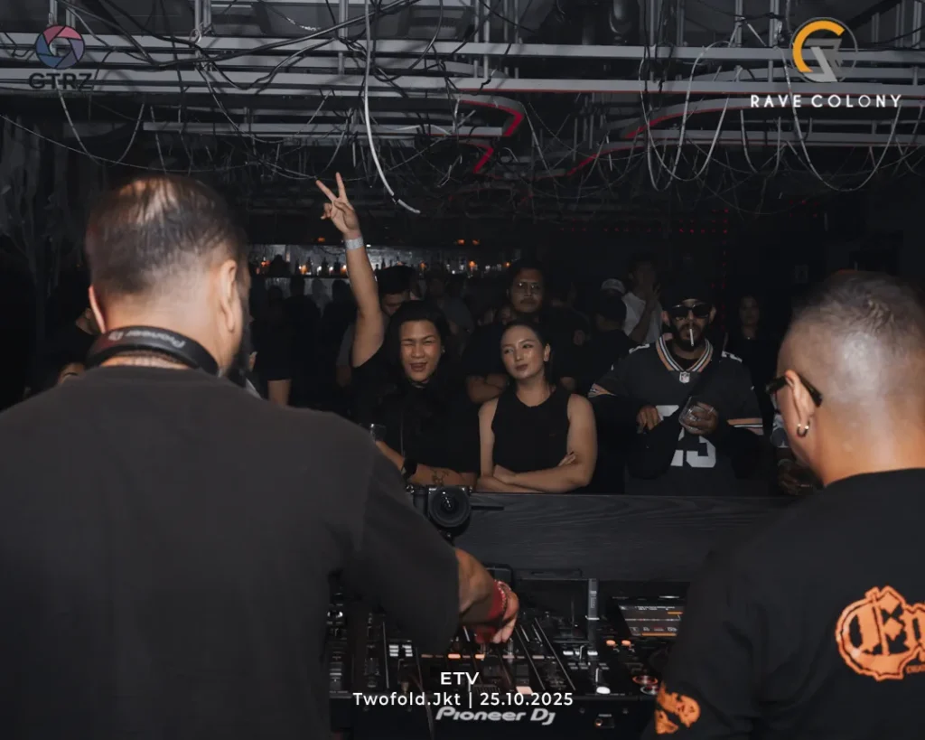 RaveColony_TwoFold_ETV_25102025-17_Convers