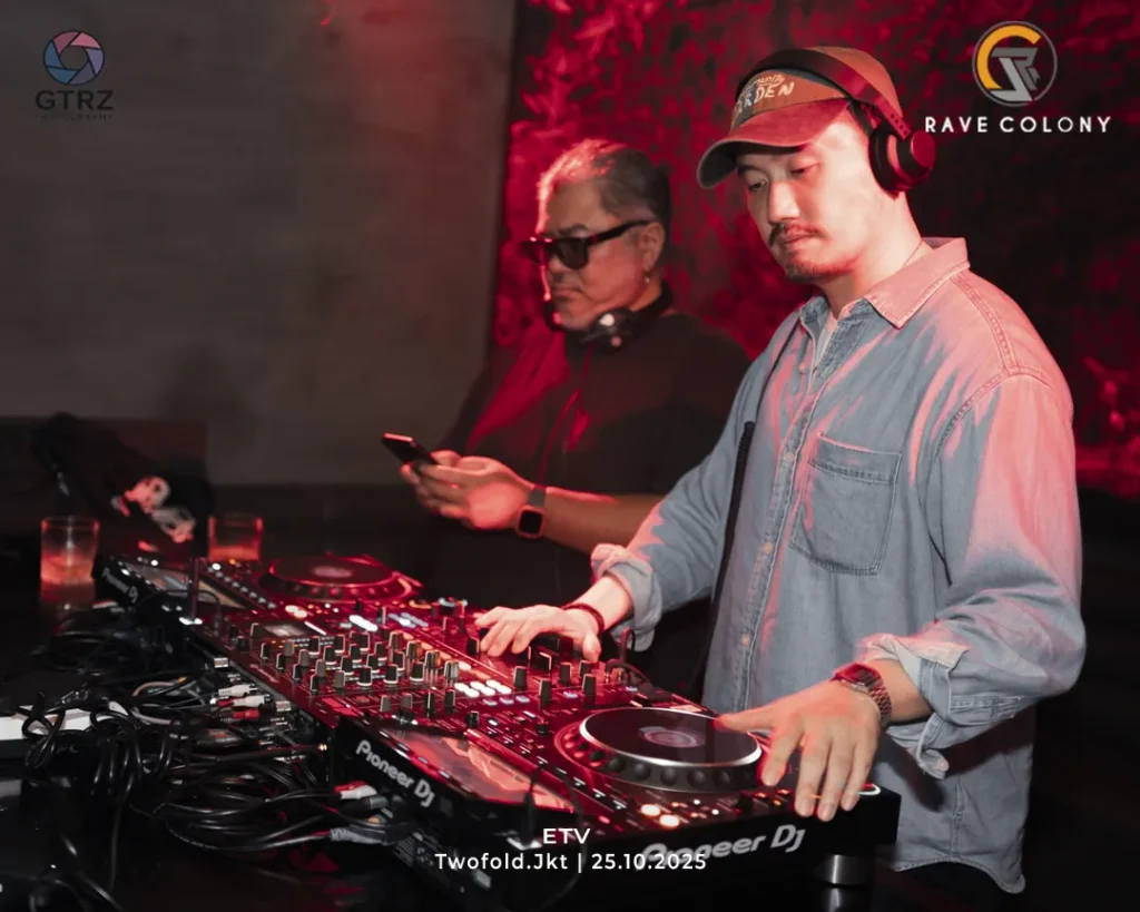 RaveColony_TwoFold_ETV_25102025-28_Convers