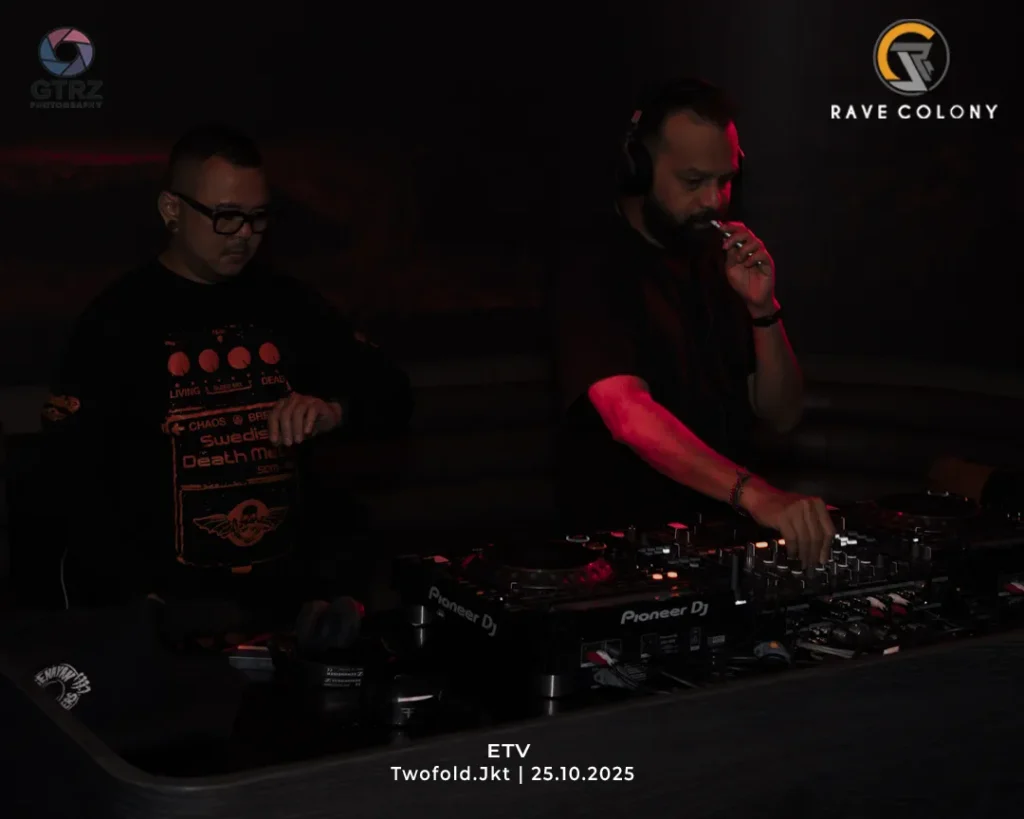 RaveColony_TwoFold_ETV_25102025-3_Convers