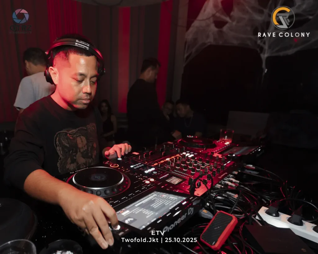 RaveColony_TwoFold_ETV_25102025-43_Convers