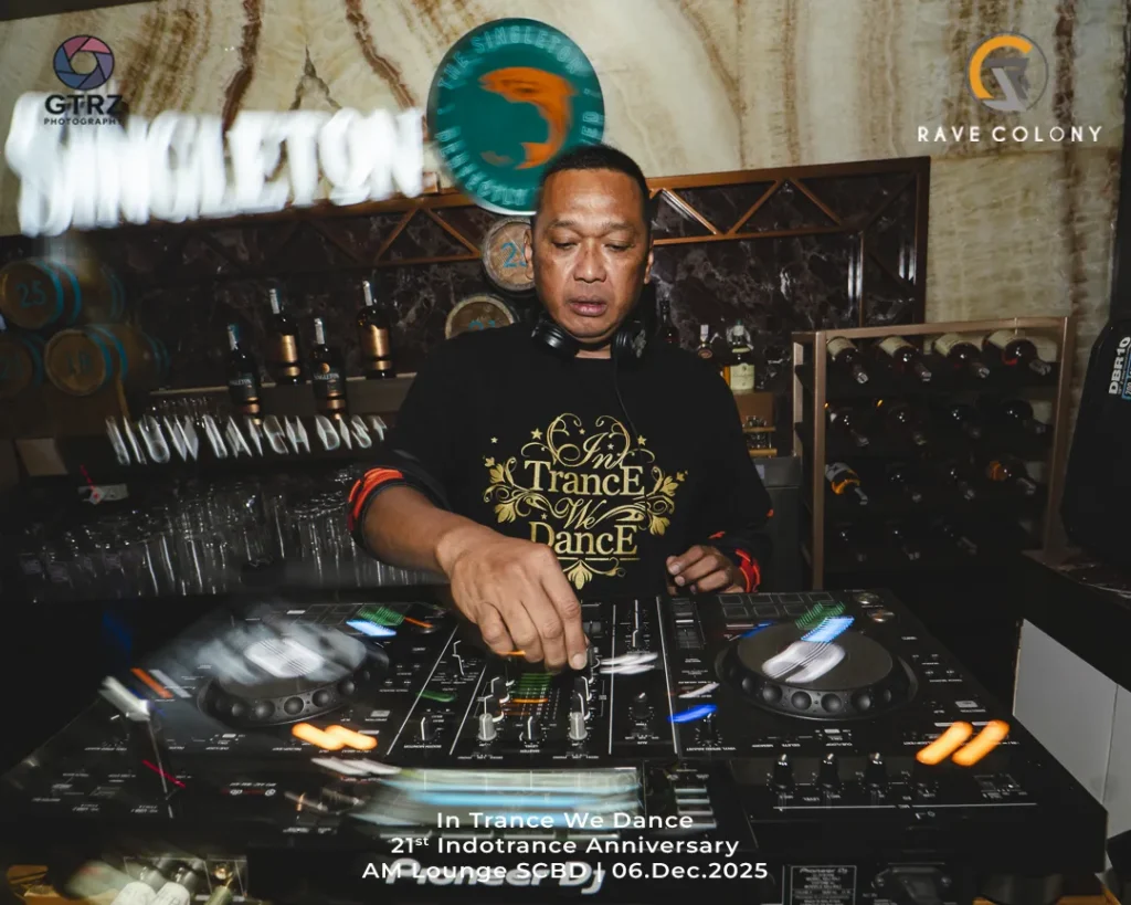 RVC_AMLounge_Indotrance21Anniv_06Dec2025-15_Convers