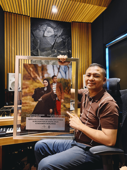 Triple Platinum for Masing Masing