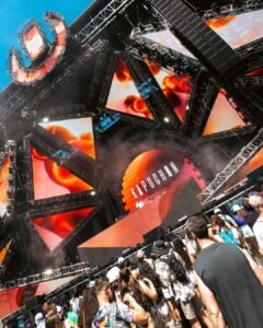 Afrojack debuts Kapuchon i