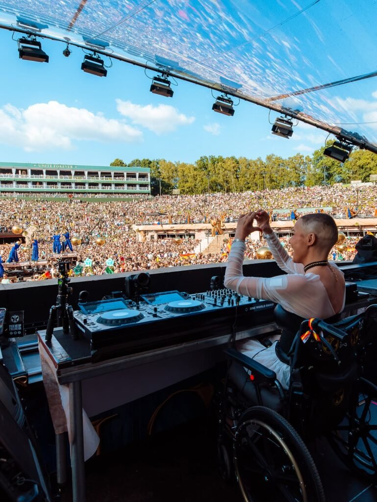 Photo of B Jones at Tomorrowland